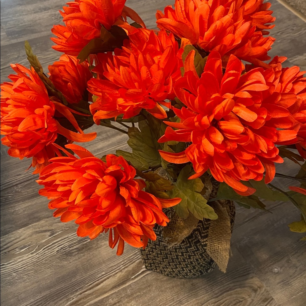 NWOT Farmhouse Burlap Wrap Hydrangea Fall Autumn Faux Floral Arrangement - Picture 4 of 7